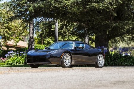 ¿Te interesa el Tesla Roadster de George Clooney?