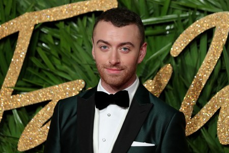 En los British Fashion Awards, los hombres sumaron color a sus looks de alfombra roja