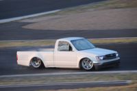 Si hay que hacer drifting, se hace... aunque sea con un pick-up