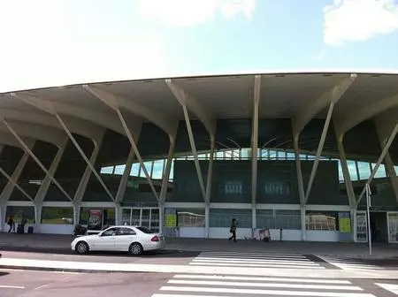 El Aeropuerto de Bilbao lanza una oferta de verano en el parking con descuentos del 30 %