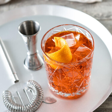 Este vermú, con un toque de naranja y ginebra, es ideal para innovar en el aperitivo