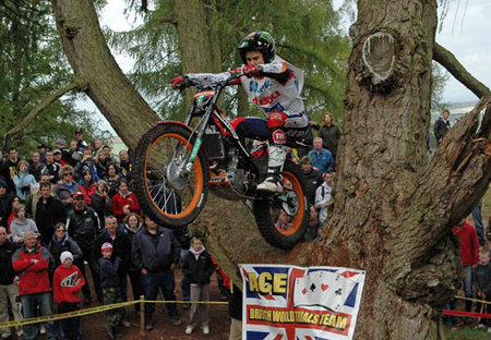 Toni bou en el trial de Inglaterra
