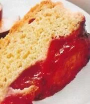 Bizcocho de ciruelas rojas