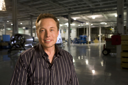 Elon Musk amenaza con comprar Tesla y sacarla de bolsa, toda la información