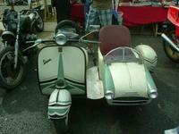 Vespa con sidecar... muy realista