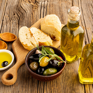 Alcampo está casi regalando el AOVE: el litro sale por menos de 4 euros y se vende en formato garrafa de cinco litros