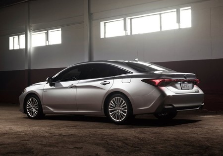 Toyota Avalon 2018 1