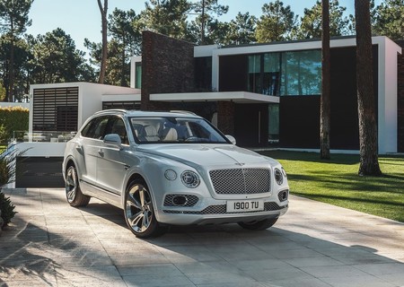 Bentley Bentayga Hybrid 2019 1024 03