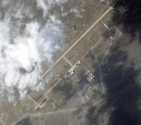 Vista aérea da Base Aérea de Lop Nur em 27 de agosto de 2026