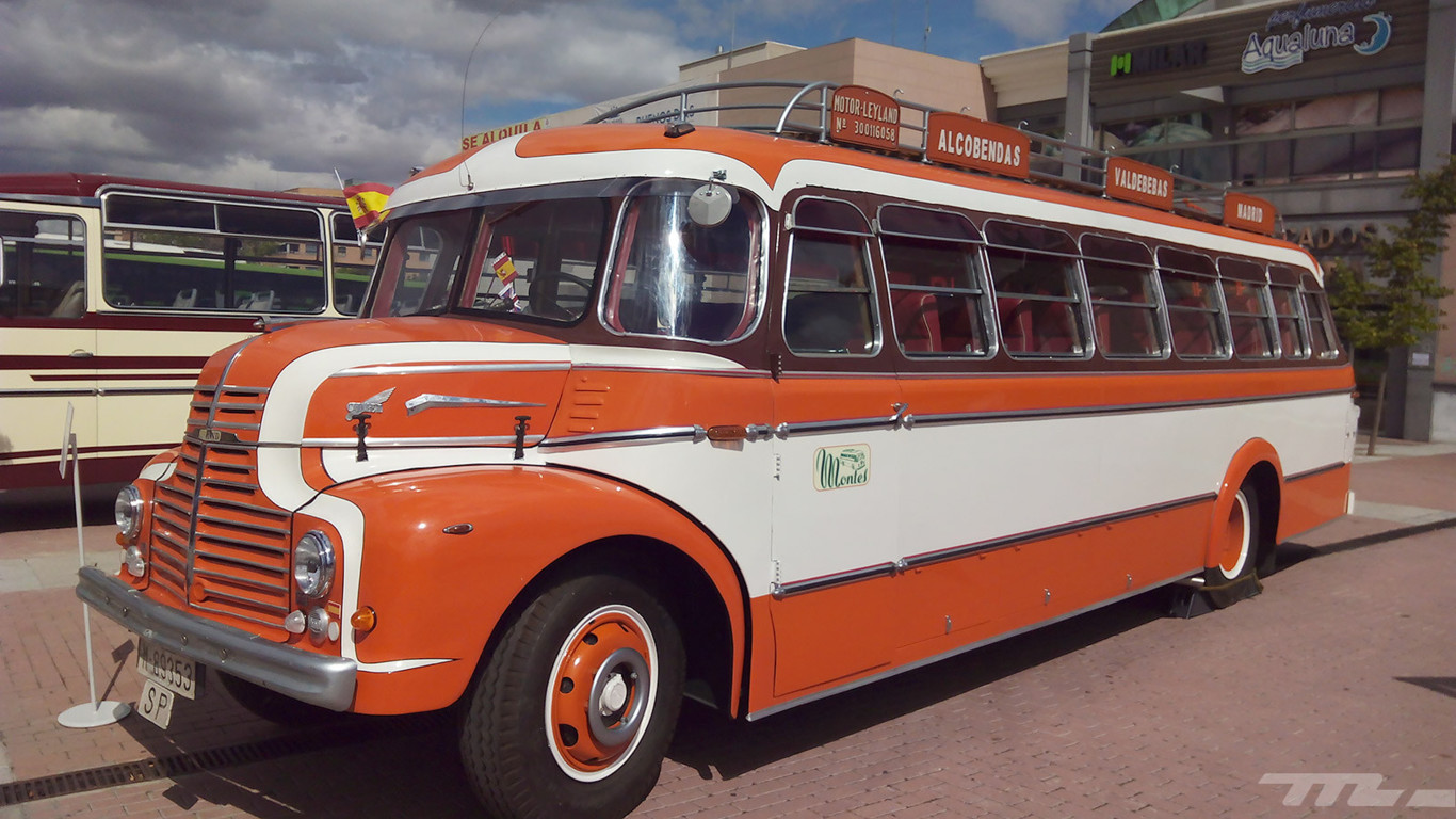 Regreso al pasado de los autobuses gracias a una exposición en pleno Alcobendas