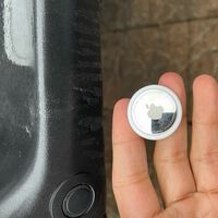 Usar el AirTag de Apple para rastrear y robar coches de alta gama: el último (y complejo) modus operandi de los ladrones