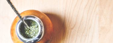 Qué es la yerba mate, la bebida más popular en Argentina y otros países como Uruguay, Paraguay y Bolivia
