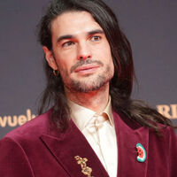 "Me he identificado mucho con la niña". Oliver Laxe vuelve a liarla opinando en los Goya sobre 'Los Domingos' 