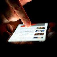 Si el doomscrolling es una "adicción", Meta y TikTok son sus proveedores: el juicio en EEUU contra las tecnológicas