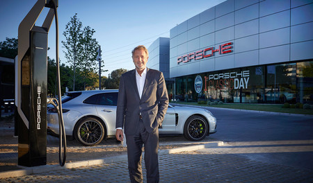 El Porsche Taycan ya se podría cargar en España usando los nuevos Turbocargadores a 350 kW: 100 km en 4 minutos