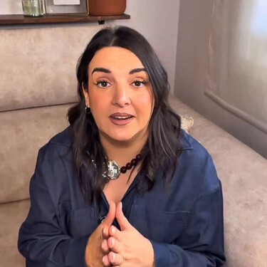 Maika Romero, interiorista: "Te enseño cómo decorar tu recibidor sin muebles grandes, para que tu pasillo sea funcional y esté completamente ordenado"