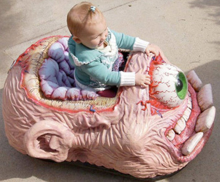 Monster Stroller, un cochecito de muy mal gusto