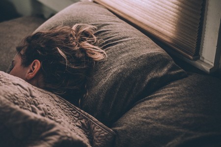 Para recuperar energía durante el día, ¿mejor una siesta larga o corta?