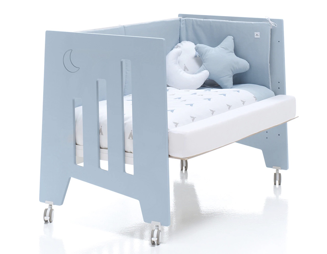ALONDRA
Cuna de Colecho (60 x 120 cm.) Alondra Omni 5 en 1 Cuna/Cama/Sofá/Escritorio celeste mate
