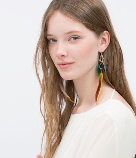 Completa tu look de fiesta con los pendientes más coloristas 