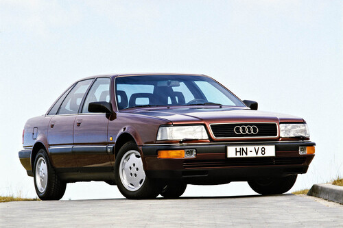 Esta es la historia del Audi V8, o como Audi entró sin hacer mucho ruido en el segmento del lujo