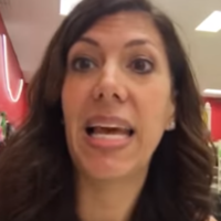 Una madre critica a los padres que se quejan por las compras de la vuelta al cole: "¿sabéis cuánto pagaría a los profesores para que apartaran a mis hijos de mi vista?"