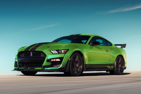 Ford Mustang Shelby GT500 se pinta de verde vibrante como en los años 70