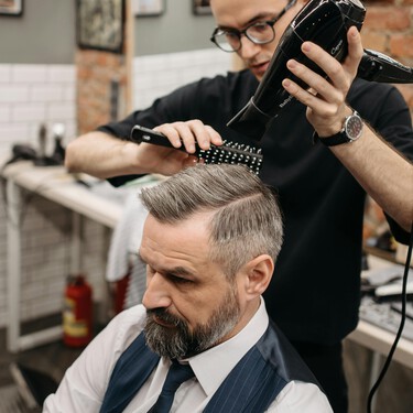 El secreto de un buen peinado no es solo el corte: así es como eliges el cepillo perfecto para tu pelo