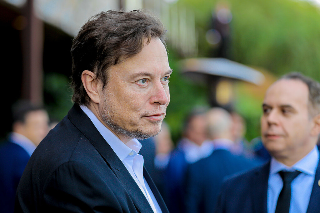 Elon Musk quiere controlar Tesla antes de seguir desarrollando su IA. Su objetivo: evitar que le hagan un “Sam Altman” 