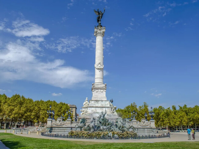 Place Des Quinconces