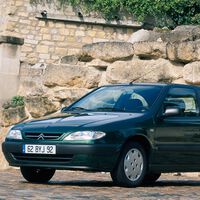 Le quitó el trono al Volkswagen Golf y conquistó a Claudia Schiffer. Cómo el Citroën Xsara se volvió uno de los coches más importantes de España hace 30 años 