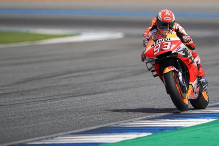 Marc Márquez le gana a Fabio Quartararo en la última curva para ser campeón a lo grande