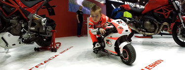 Estos siete vídeos de niños nacidos para ir en moto te alegrarán el Día del Padre