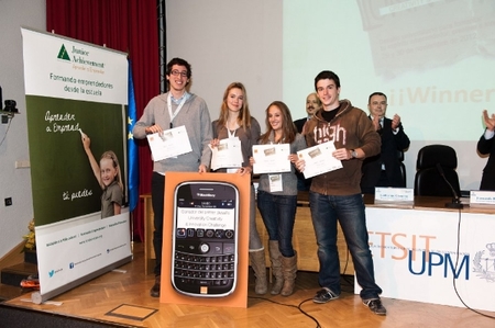 Saffy Service es una aplicación para que los peques utilicen Internet en el móvil con foco en la prevención y la educación