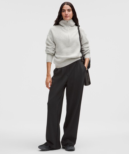 pantalones deportivos fluidos
