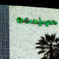 El Corte Inglés celebra la Navidad liquidando la chaqueta Puma impermeable que más vamos a usar 