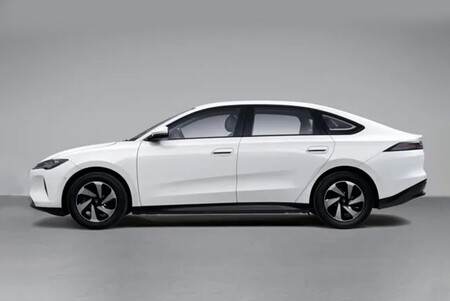 Parece um BYD, mas é um Jetta: conheça o novo sedã acessível do Grupo Volkswagen.
