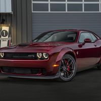 El Dodge Challenger Hellcat Widebody se ve como un Demon, pero es más versátil y accesible