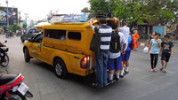 Transporte público asiático. Tailandia y Laos: songthaew