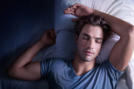 Para combatir los residuos y la oxidación que provocan la caída del cabello nada como Nioxin Night Density Rescue