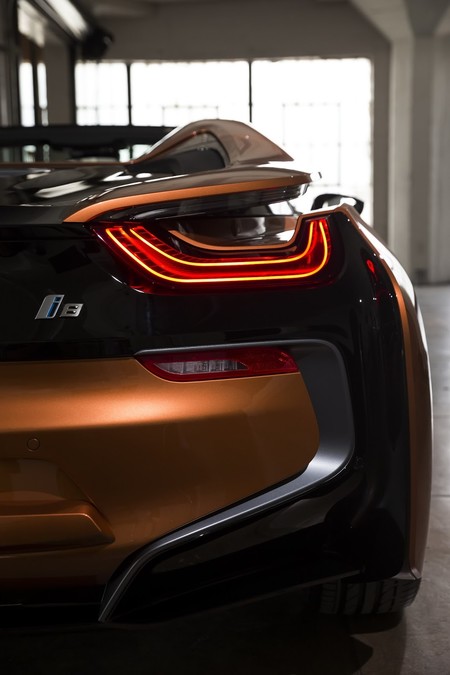 BMW i8 Roadster optica trasera
