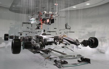 Espectacular exhibición de un Mercedes GP despiezado