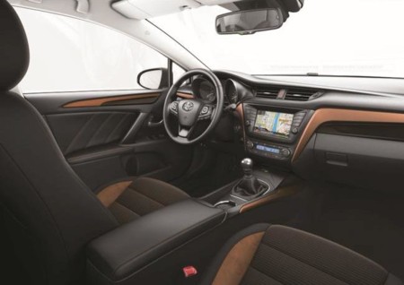 Interior Toyota Avensis 2015