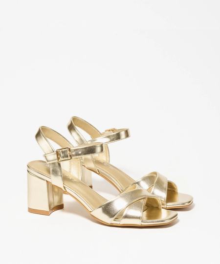 sandalias doradas