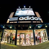 Adidas rebaja por menos de 35 euros las zapatillas perfectas para empezar a correr: su diseño causa furor 