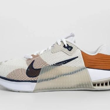 Nike Performance
METCON 9 AMP - Zapatillas de entrenamiento - beige