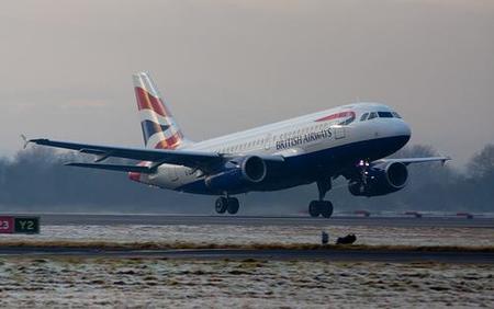 Aerolíneas británicas no dejan abordar a pasajeros sospechados de tener Gripe A