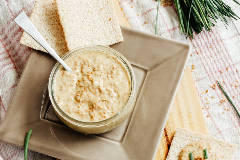 Cómo hacer una salsa cremosa de ajonjolí. Receta sencilla