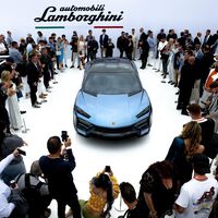 Lamborghini dice que los vehículos eléctricos no generan conexión emocional y promete motores de combustión interna mientras sea posible 