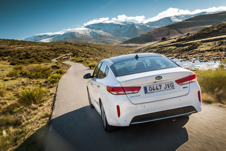 Kia Optima Wagon e Híbrido Enchufable, toma de contacto